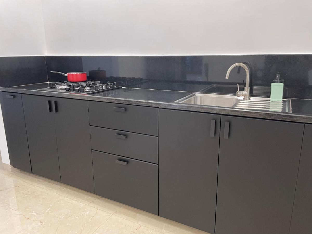 Bridge Serviced Apartment in Banjara Hills Hyderabad Bagian luar foto
