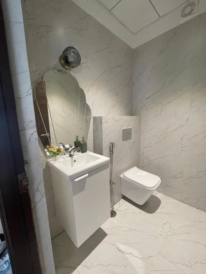 Bridge Serviced Apartment in Banjara Hills Hyderabad Bagian luar foto