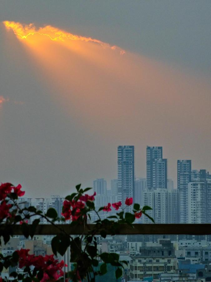 Bridge Serviced Apartment in Banjara Hills Hyderabad Bagian luar foto